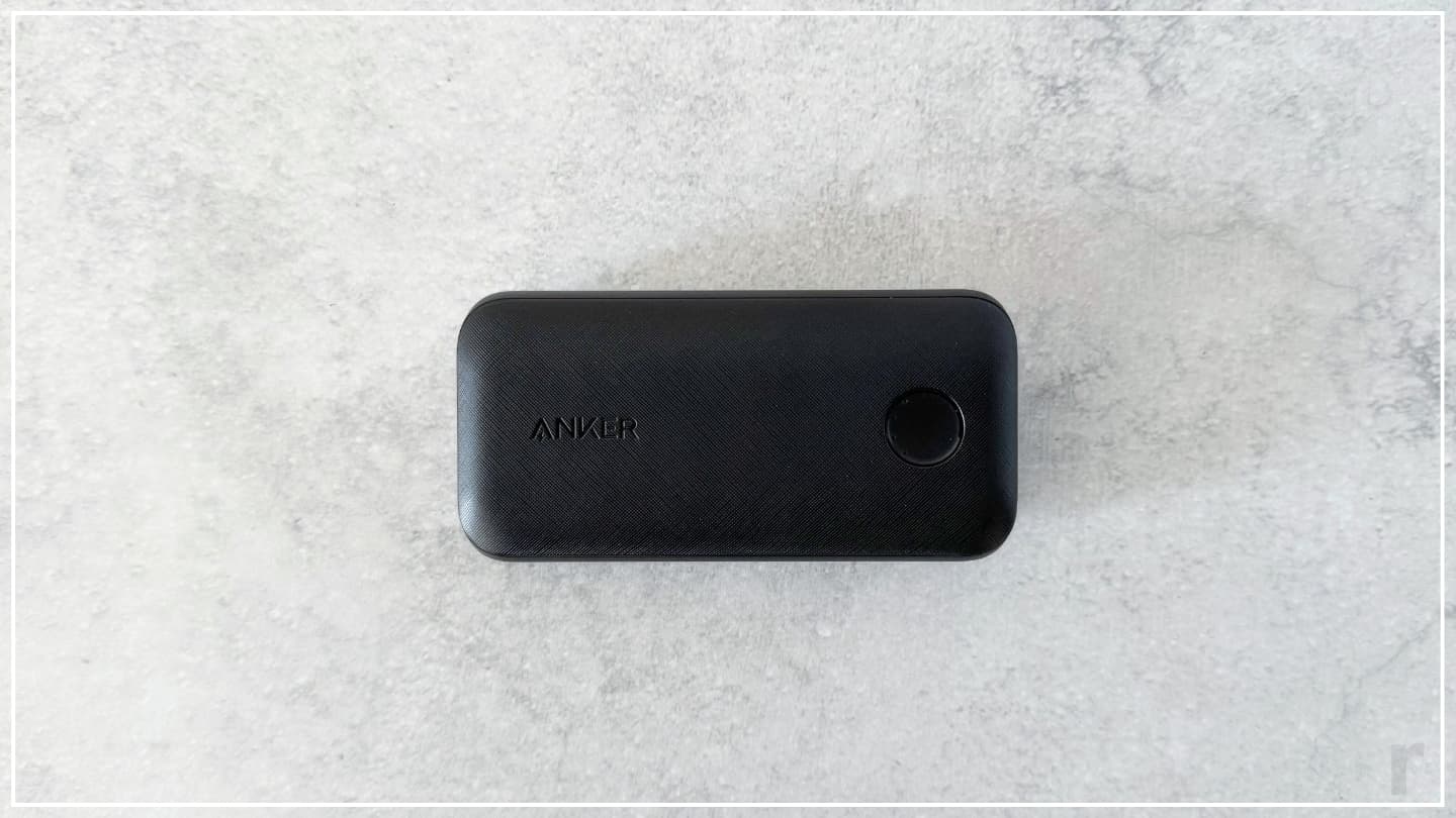 【レビュー】Anker PowerCore 10000 PD Redux│一日使用に最適なサイズ感のPD対応モバイルバッテリー