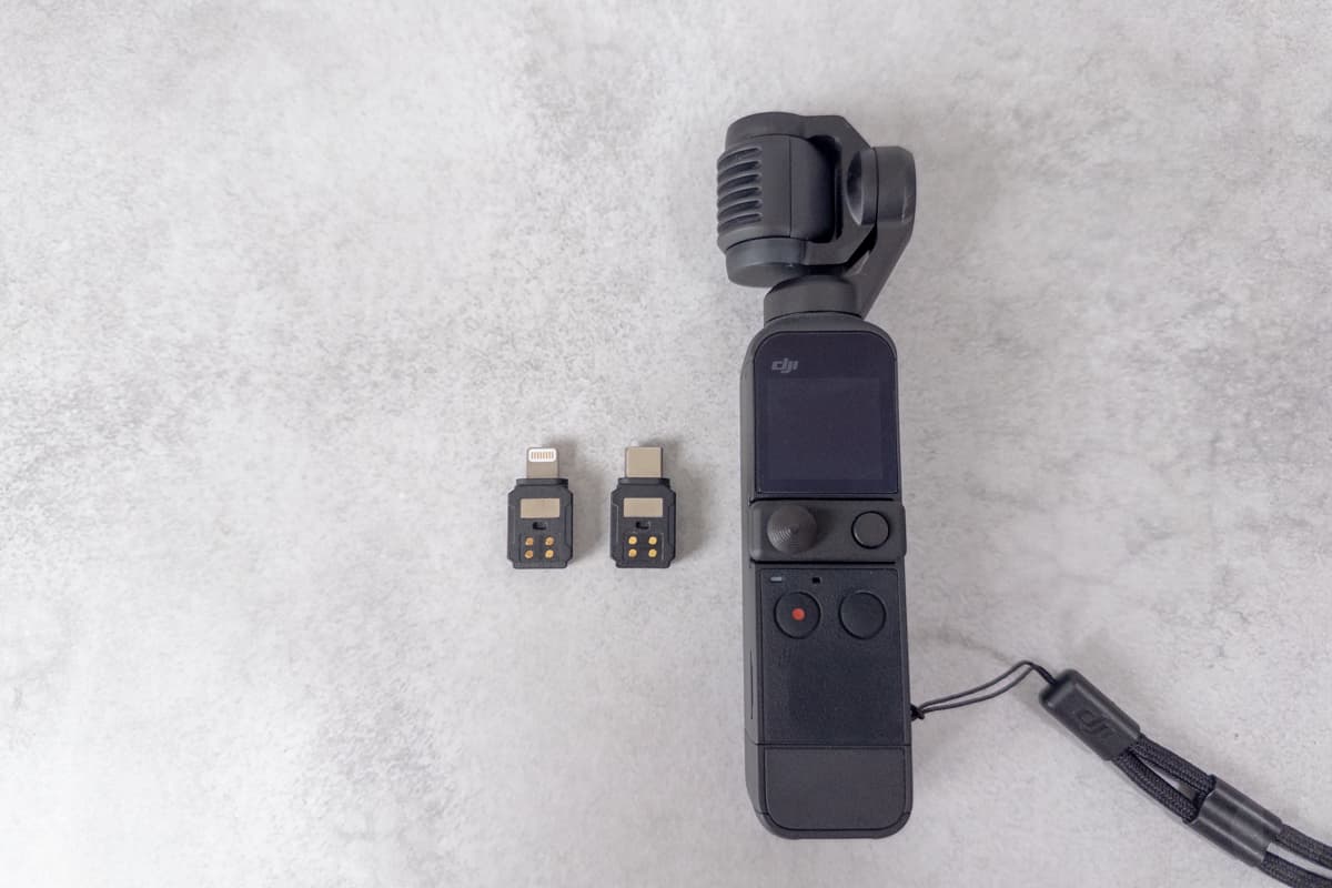 ミニ操作スティックをスマートフォンアダプターと切り替えて使用することができます。1