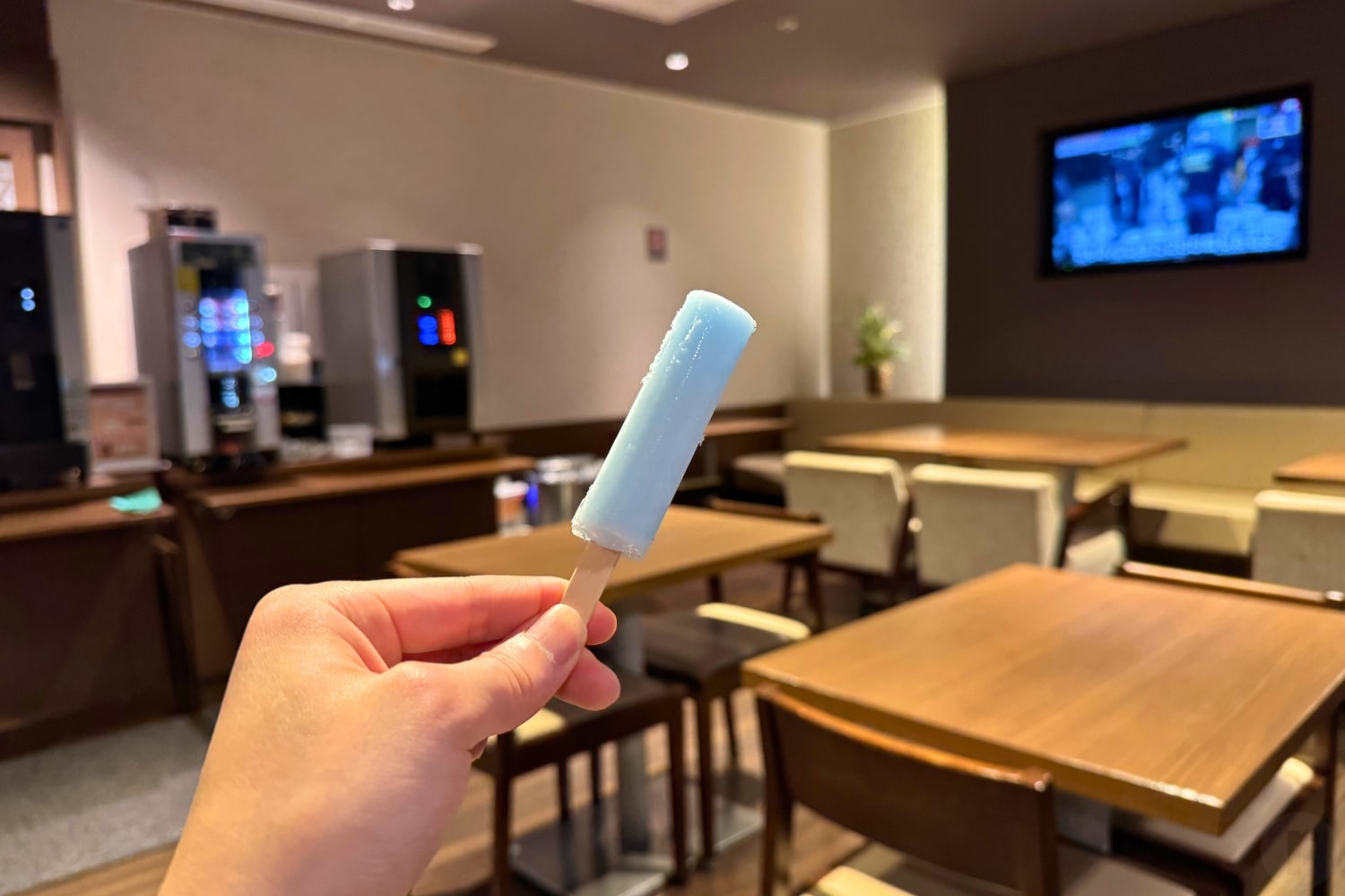 湯上り後はフリースペースでアイスを堪能。