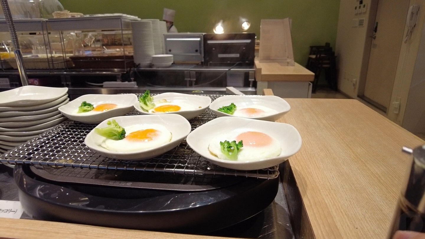 目玉焼きは個人的にマスト。