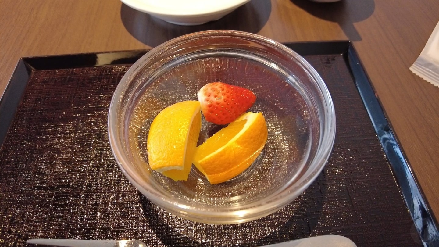 最後にフルーツを頂いて終了。