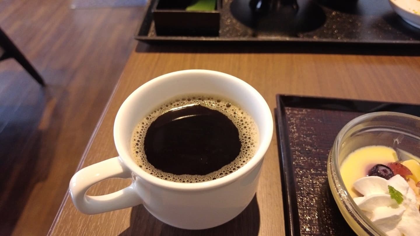 パンと合わせてホットコーヒーもいただきました。