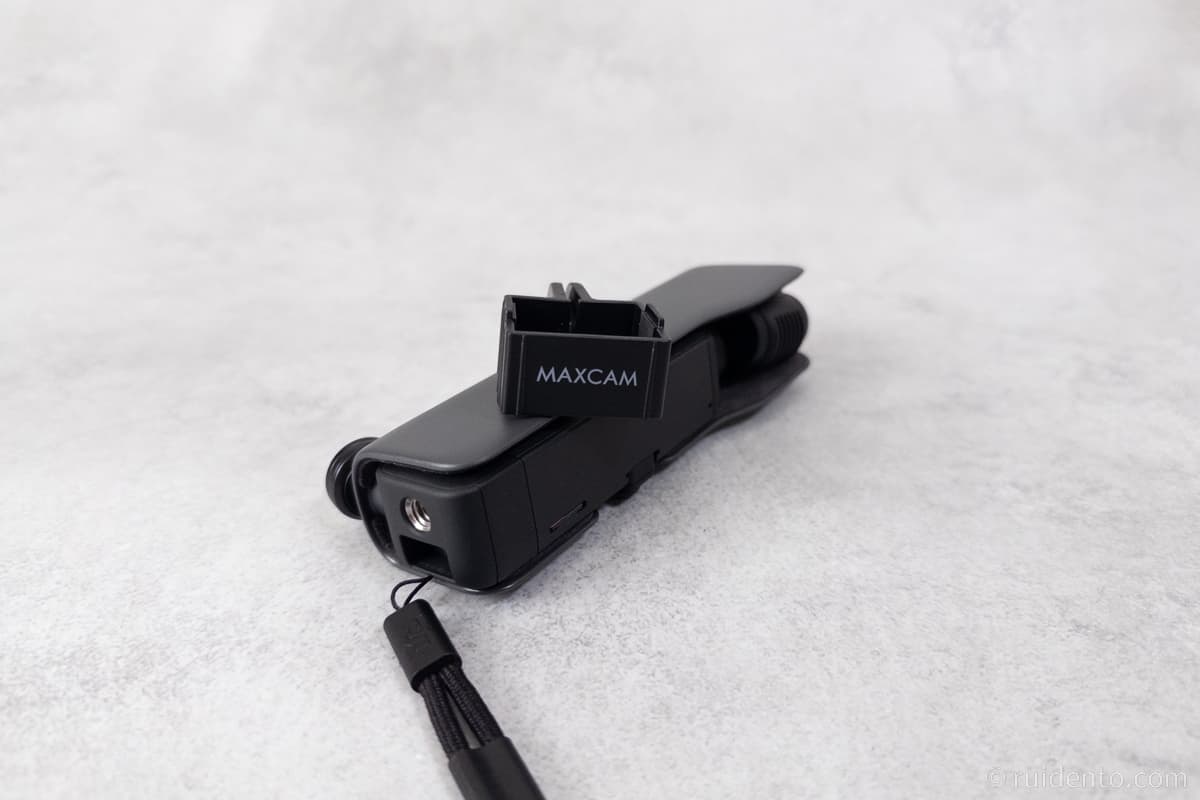 DJI Pocket 2では、アダプターを装着したままケースに収納することができない