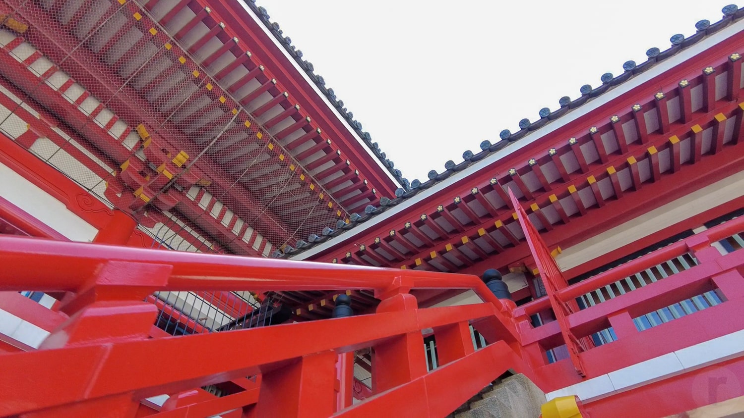 景観を楽しみながらそのまま道なりに進みます。1
