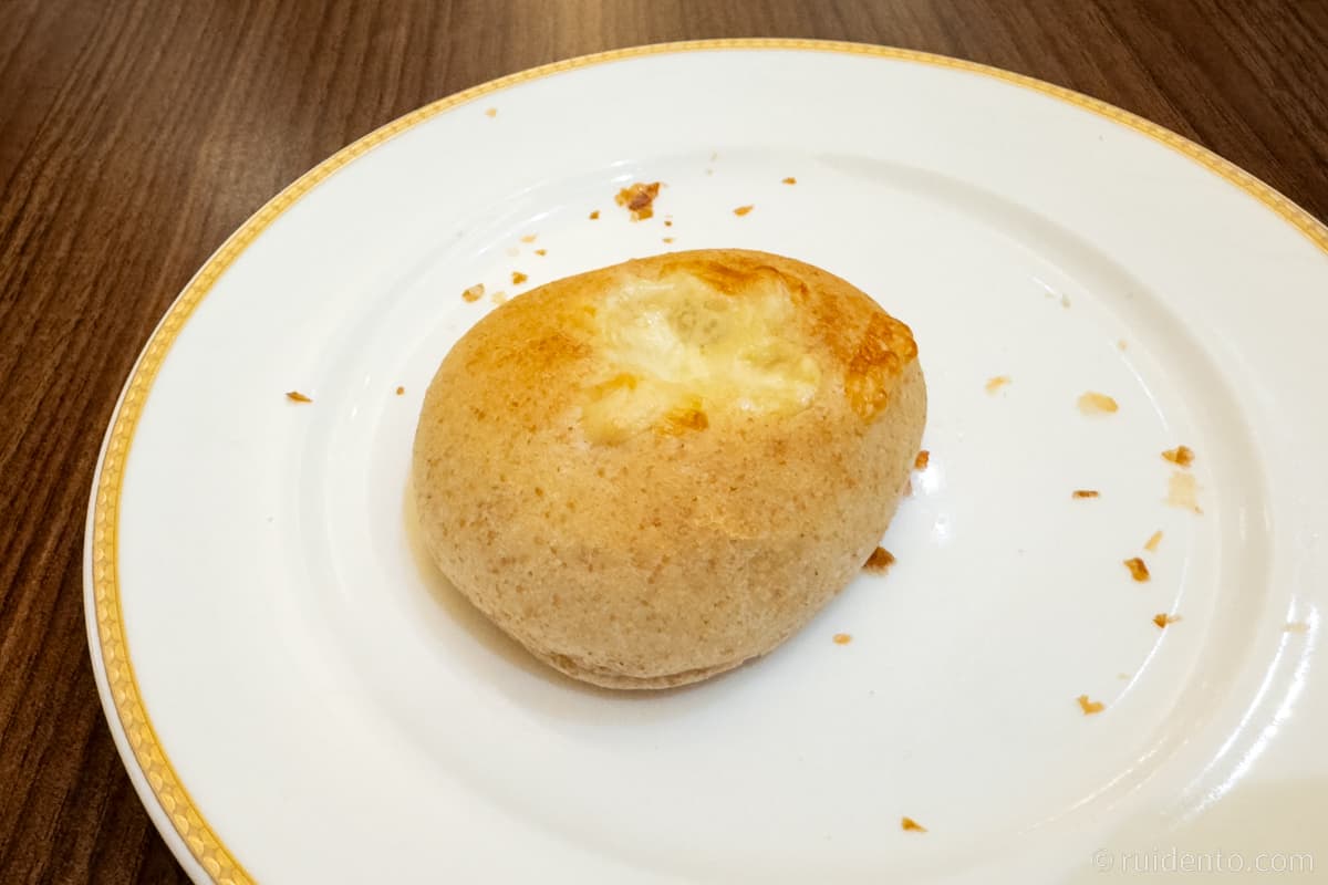 チーズのパン