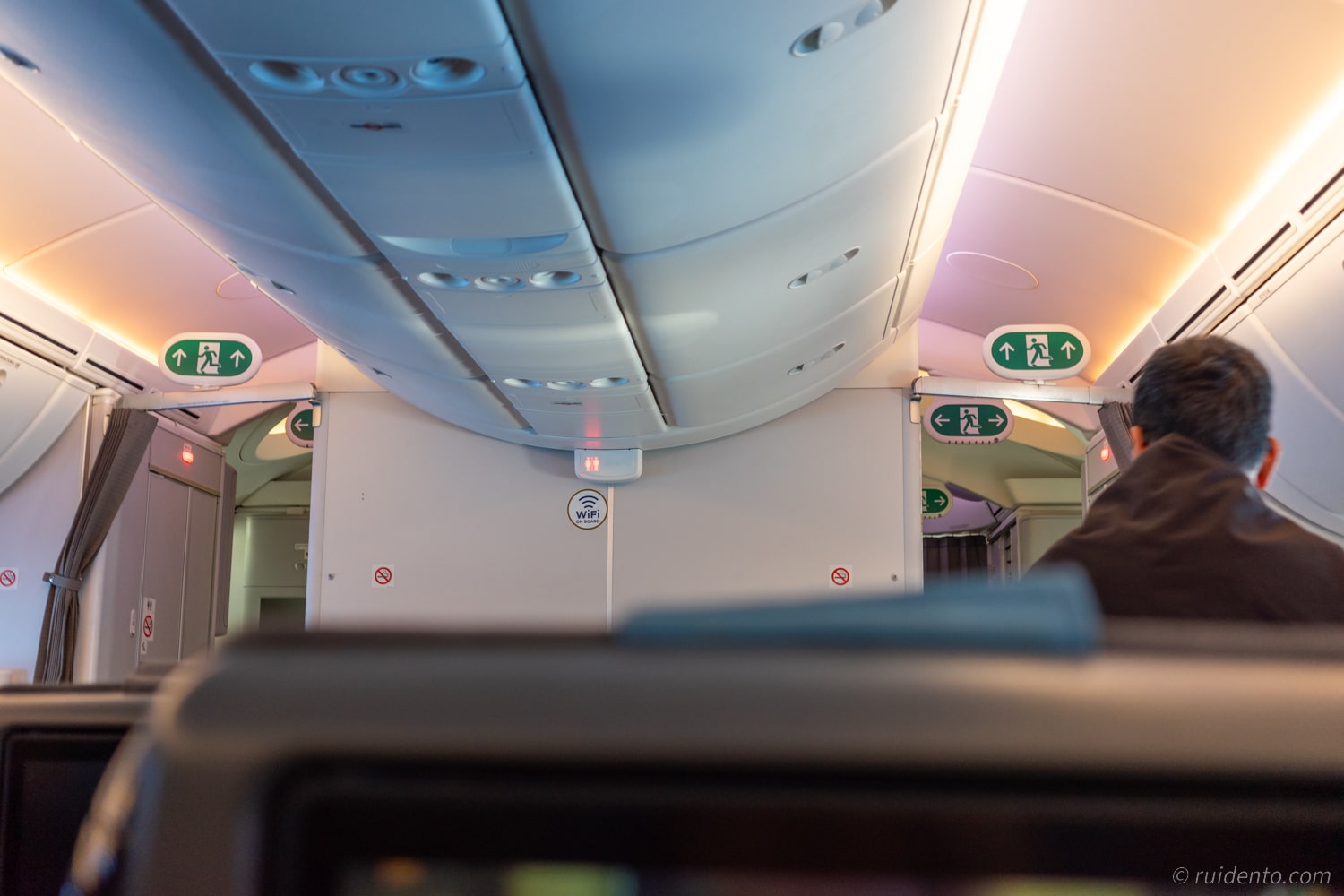 シンガポール航空の快適なフライトで機内食を堪能