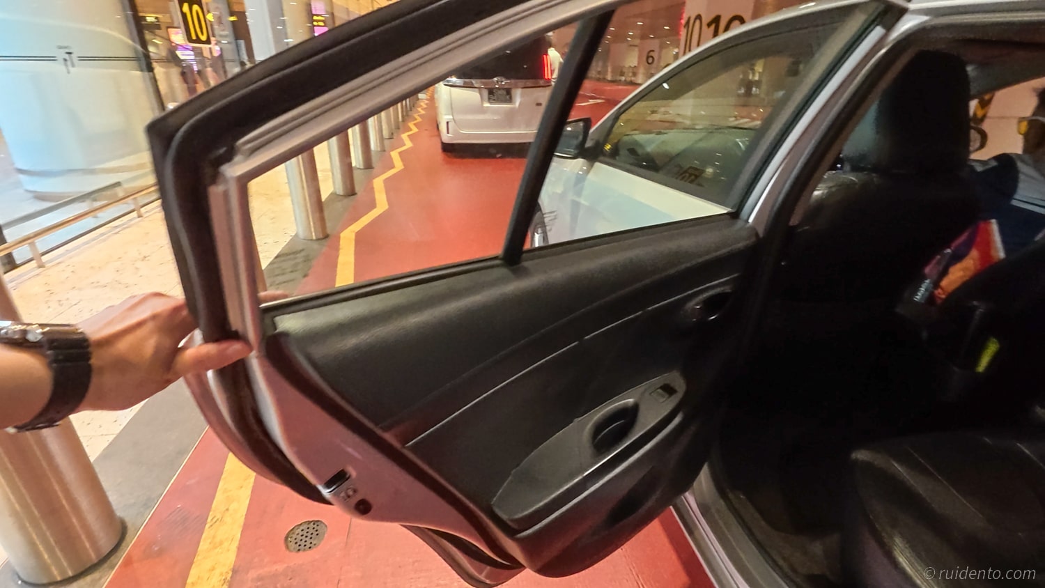 一様行き先を確認して乗車。