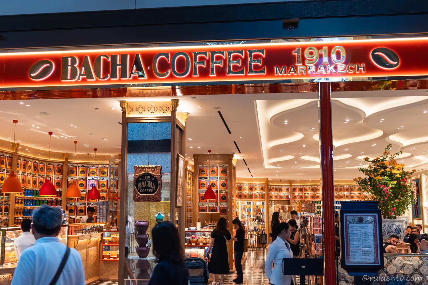 バシャコーヒーとは?|シンガポールで話題の高級カフェ