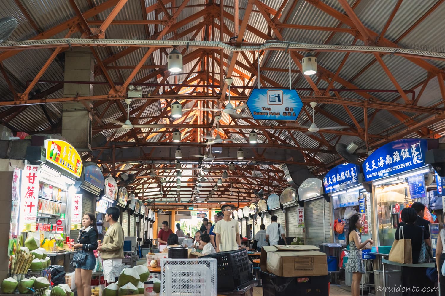天天海南鶏飯も朝早くから開店していました。