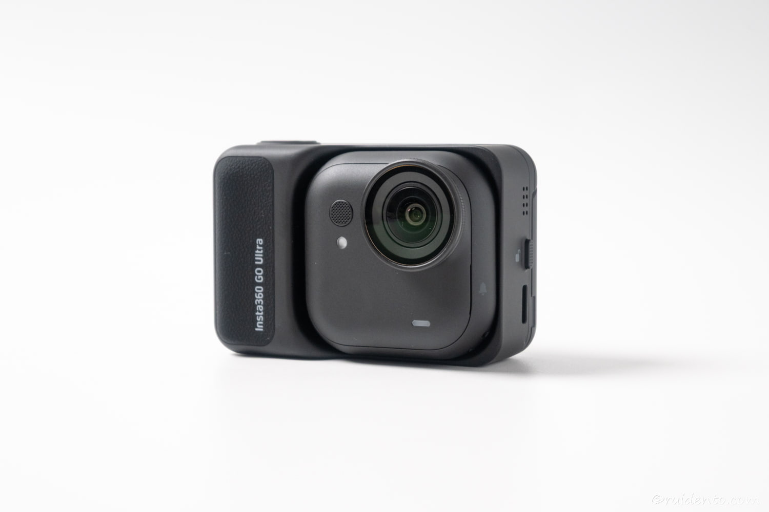 Insta360 GO Ultraの開封レビュー