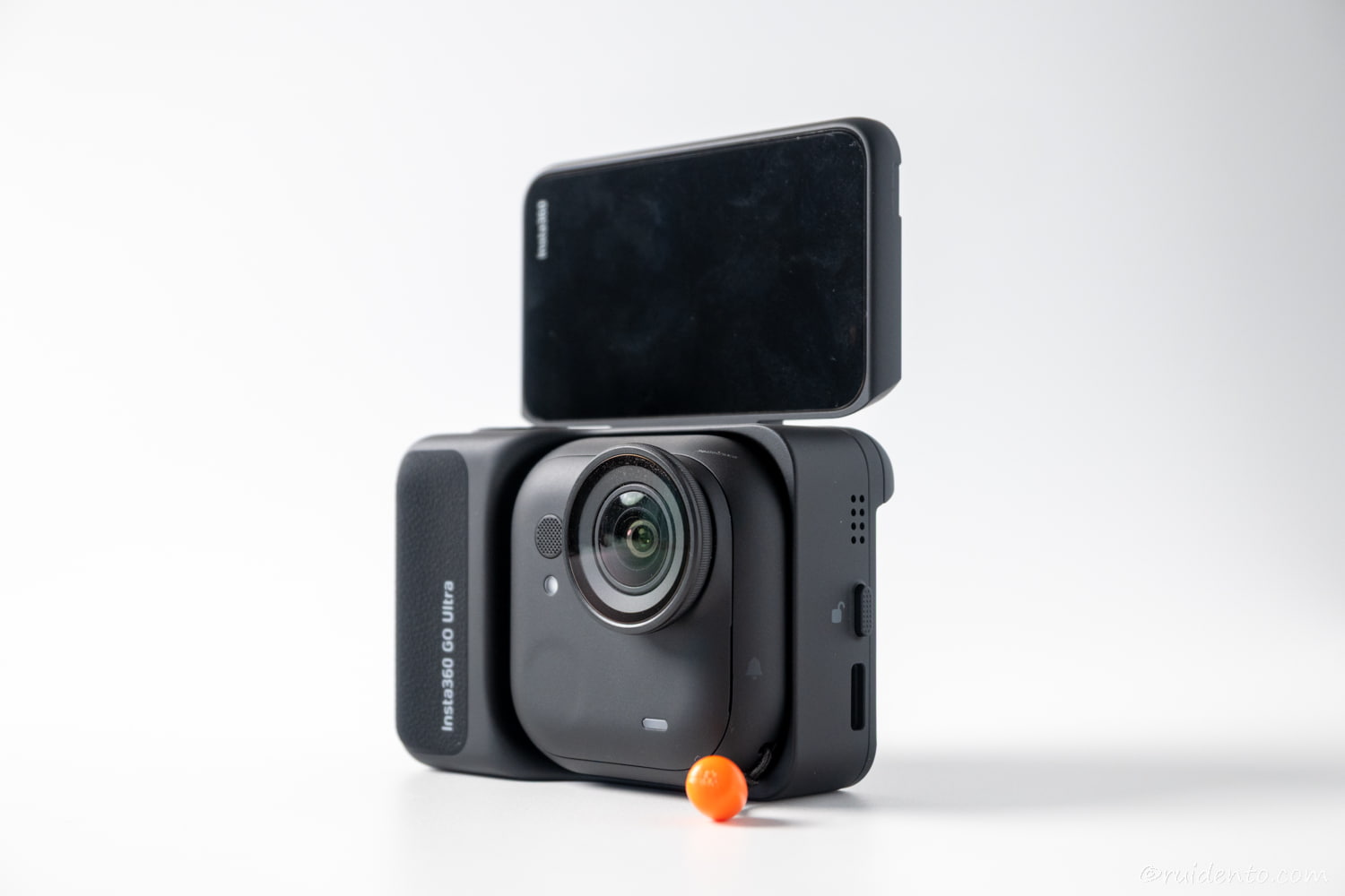 画面はフリップ式