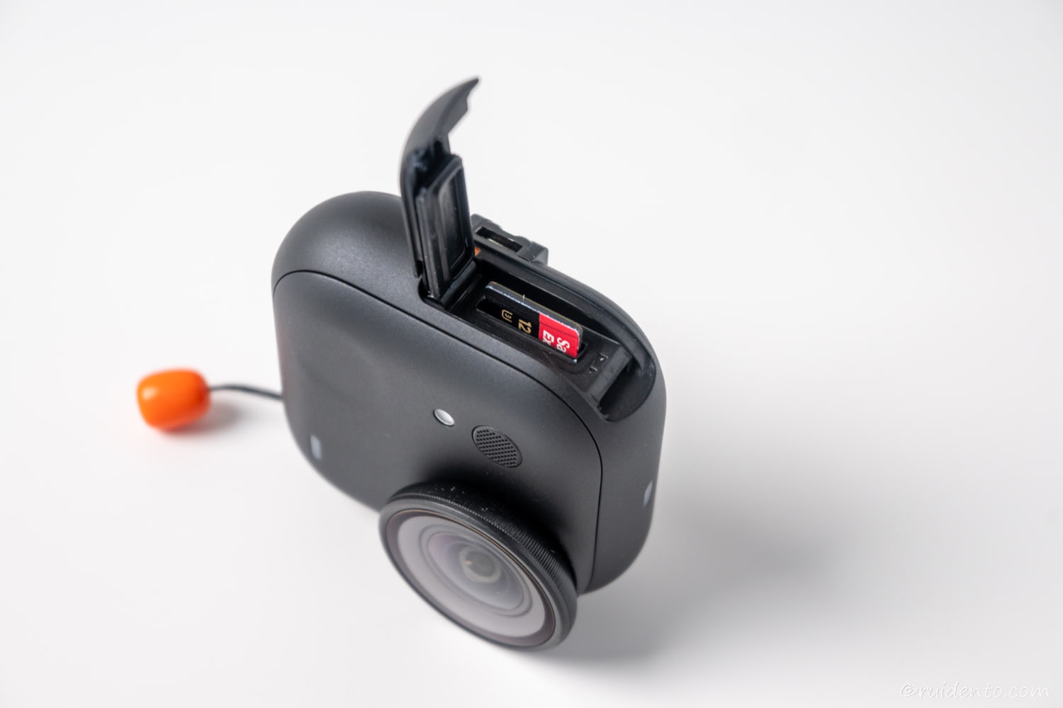 microSDカードスロットが開閉しづらい