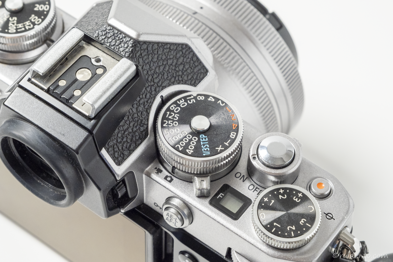 ダイヤル中心の操作は直感的