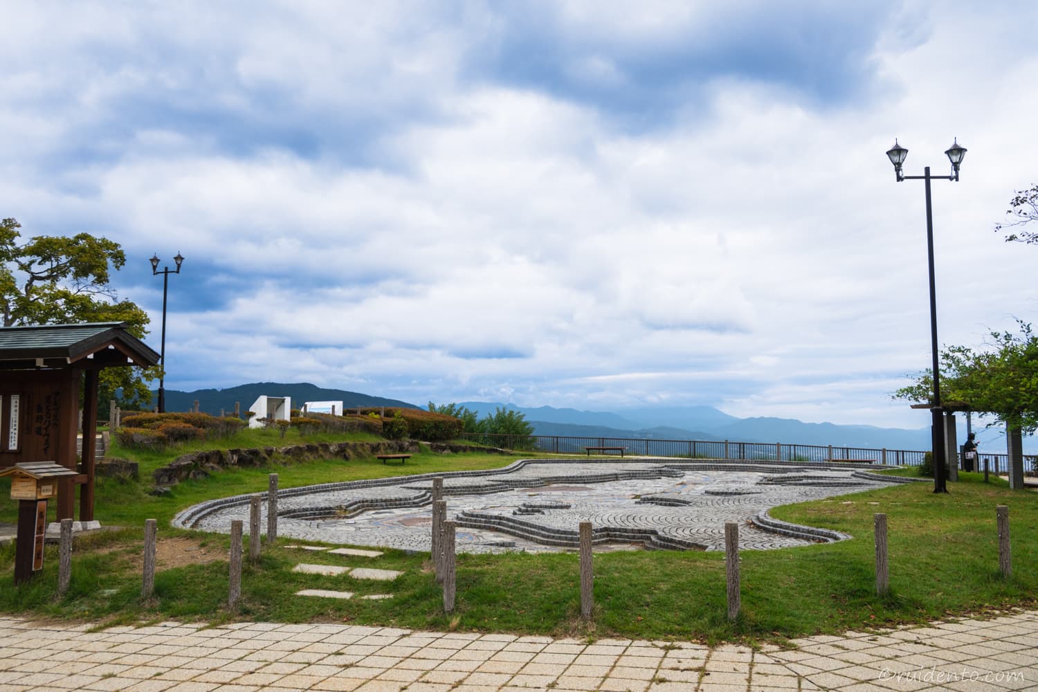 整えられた広場