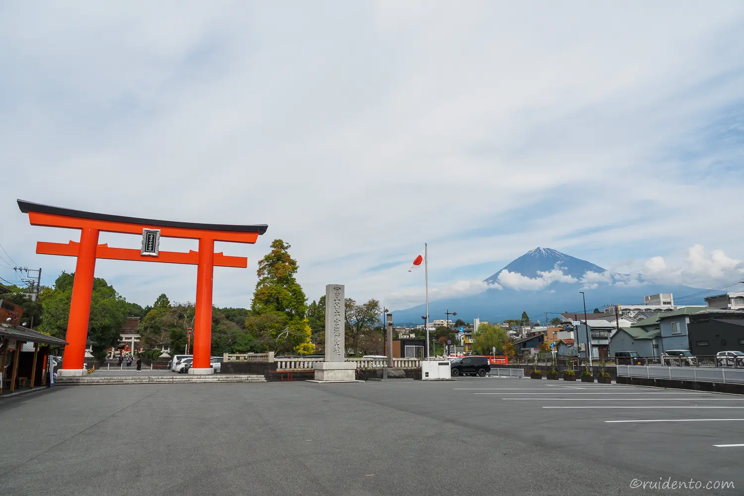 二の鳥居と富士山
