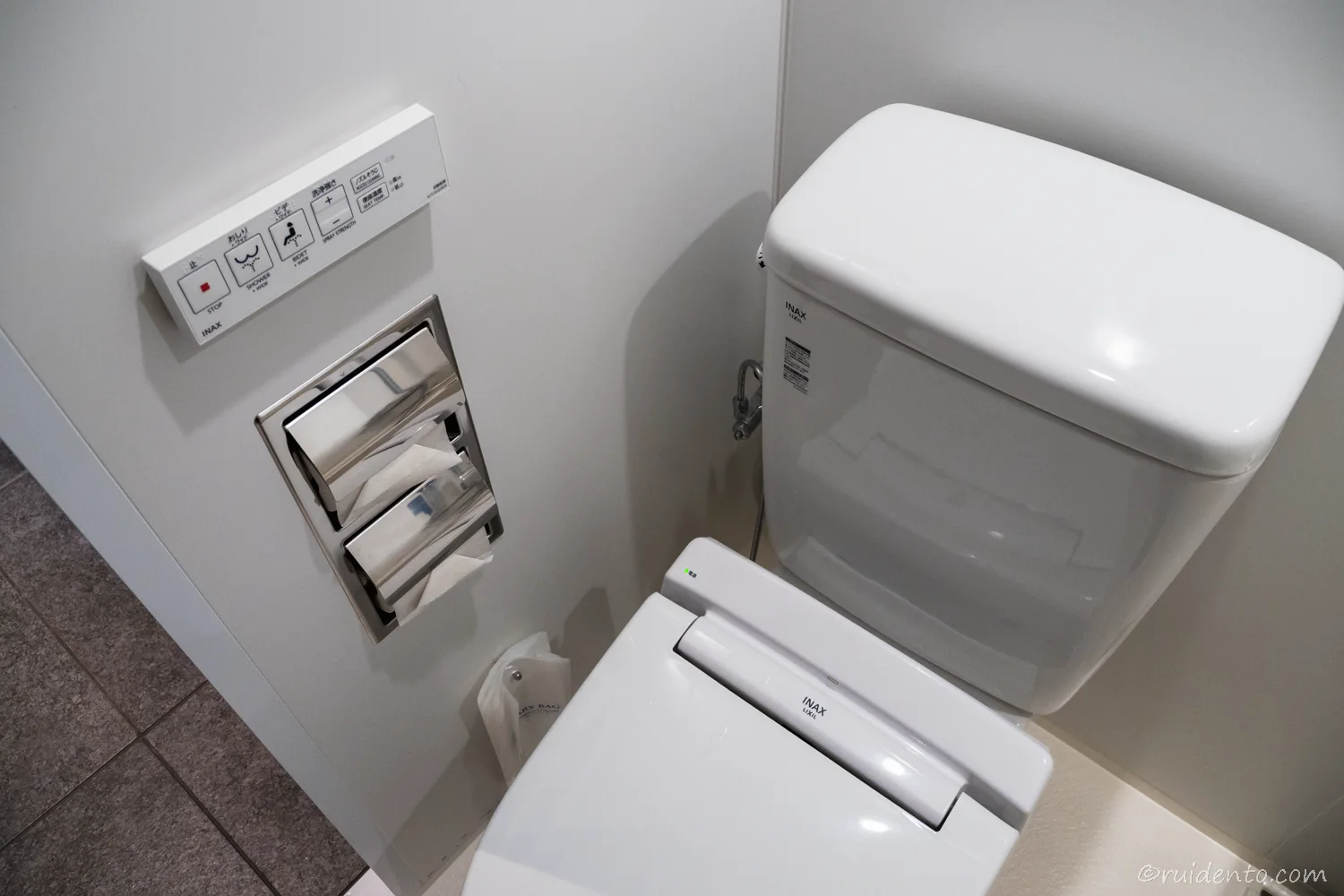 トイレはウォシュレット付き