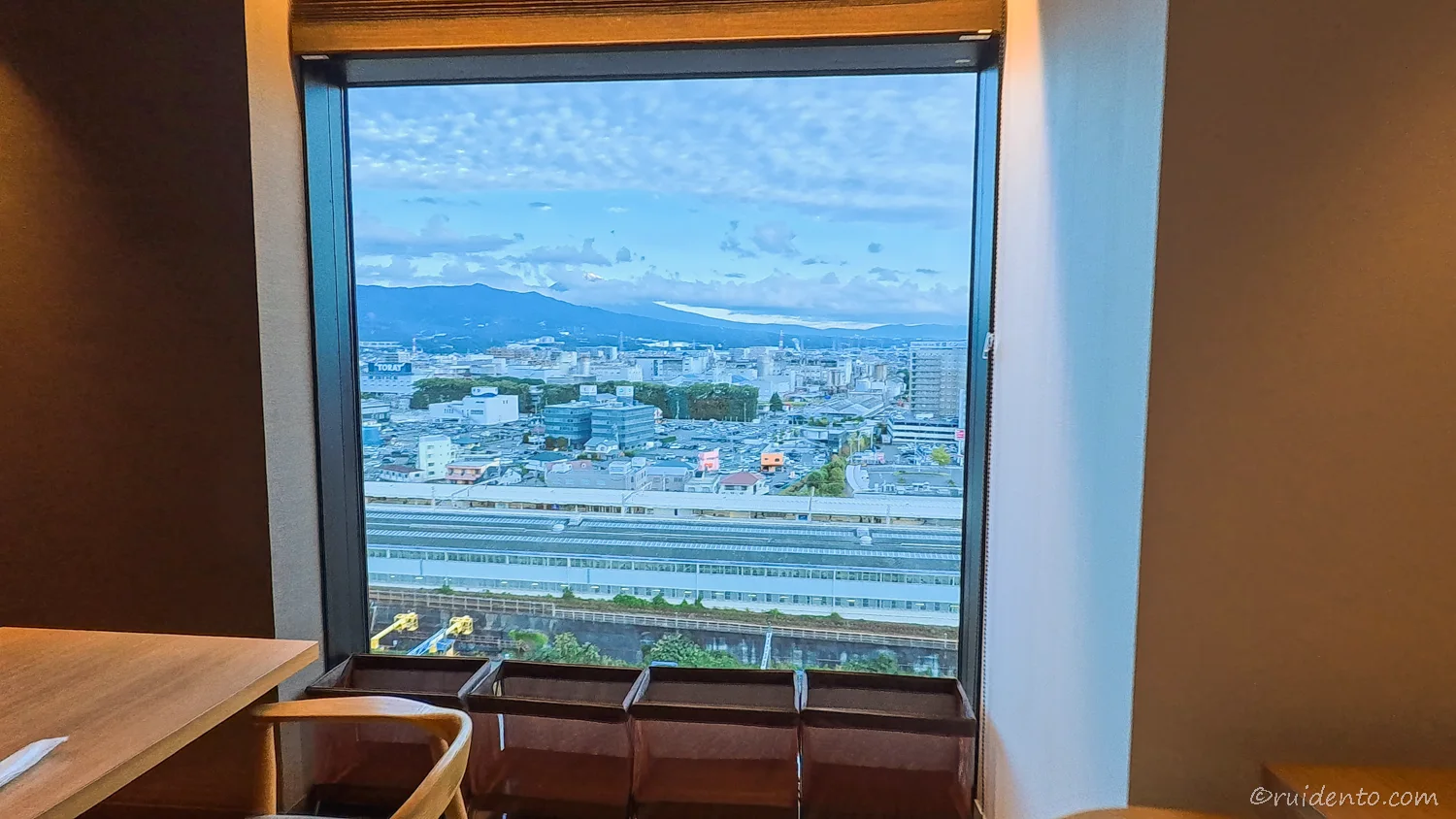 朝食会場から眺める富士山