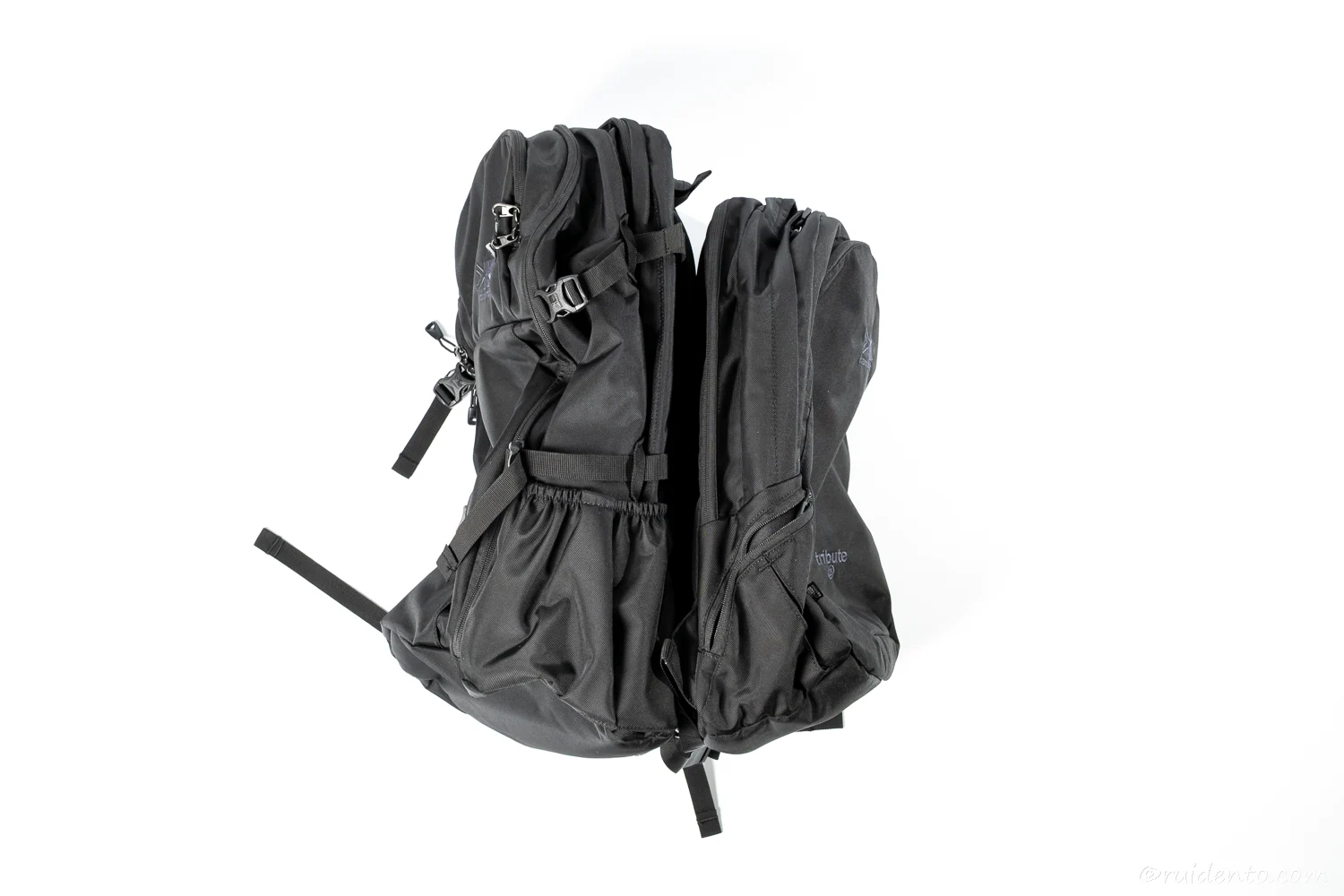 マチの厚みと高さに差がある