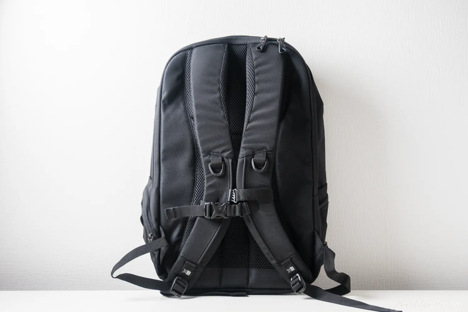 背面とストラップ