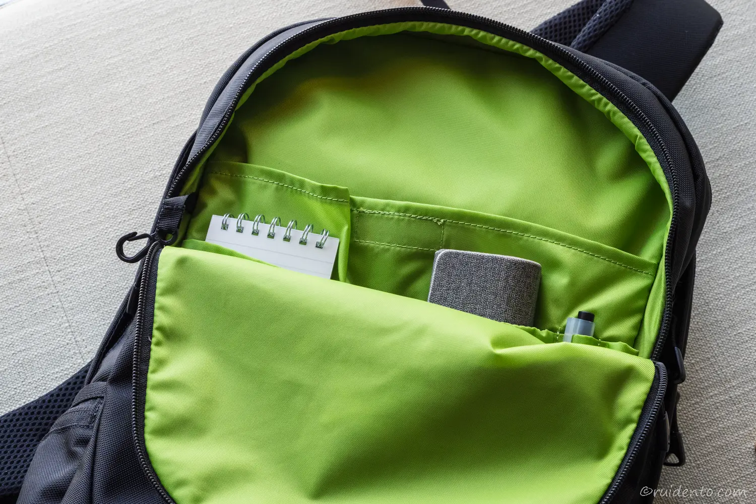 豊富なポケット