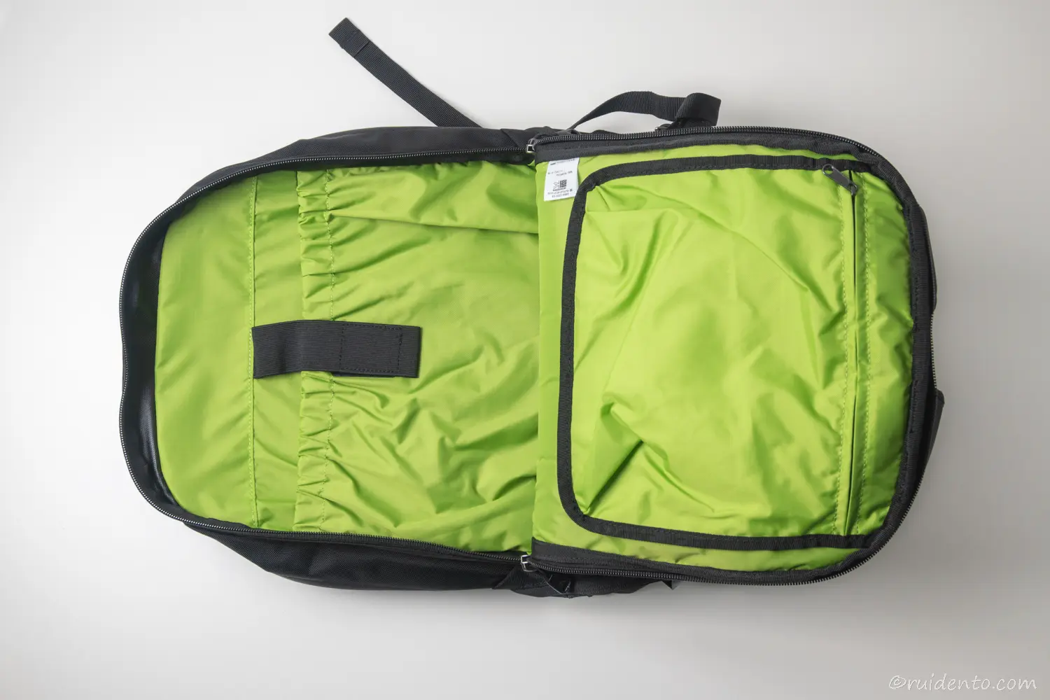 バックパネルコンパートメント