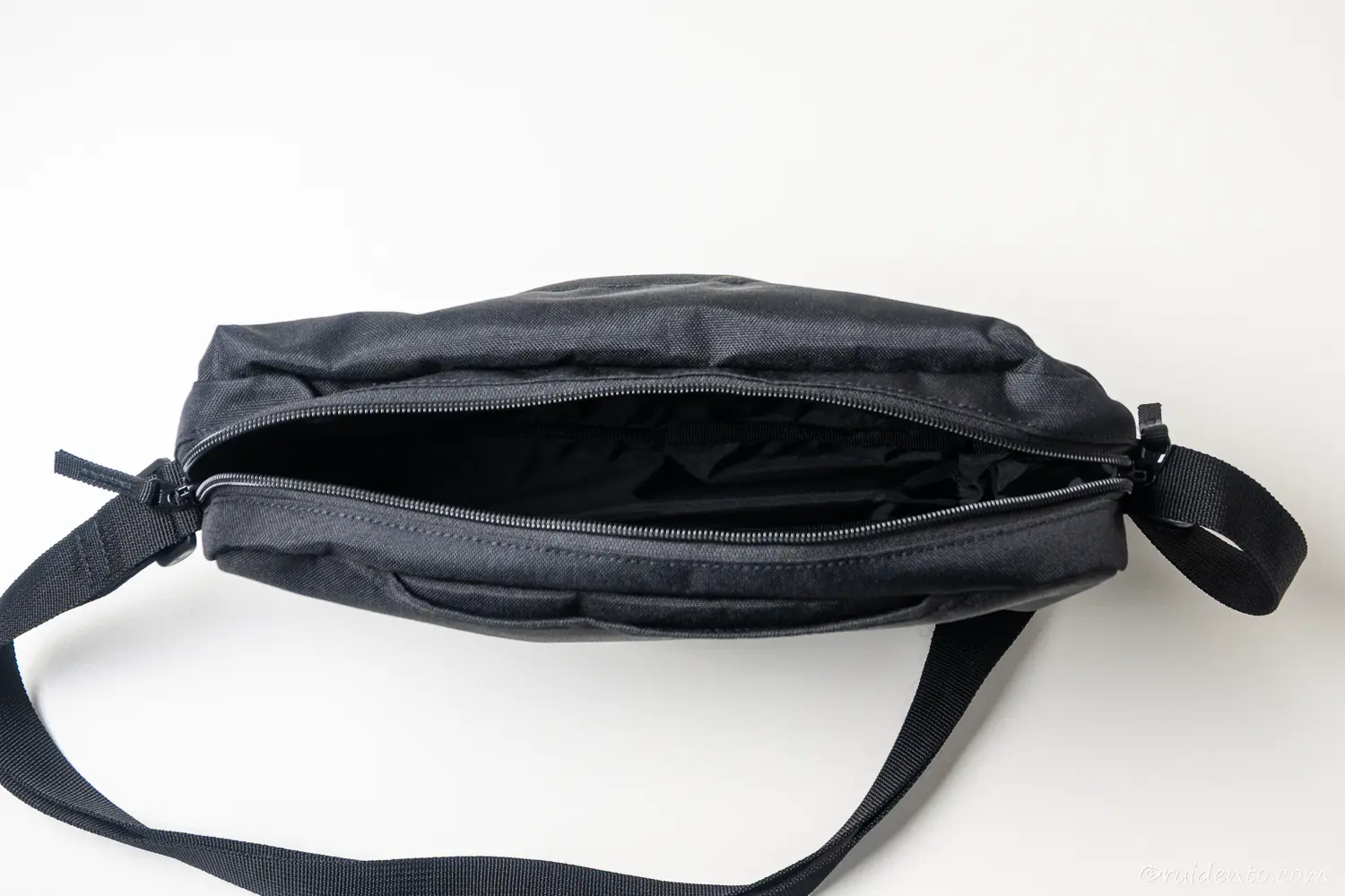 メインポケット