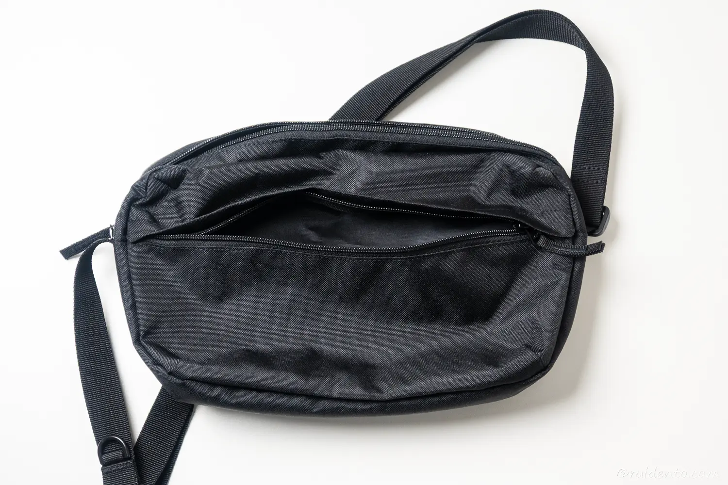 フロントポケット