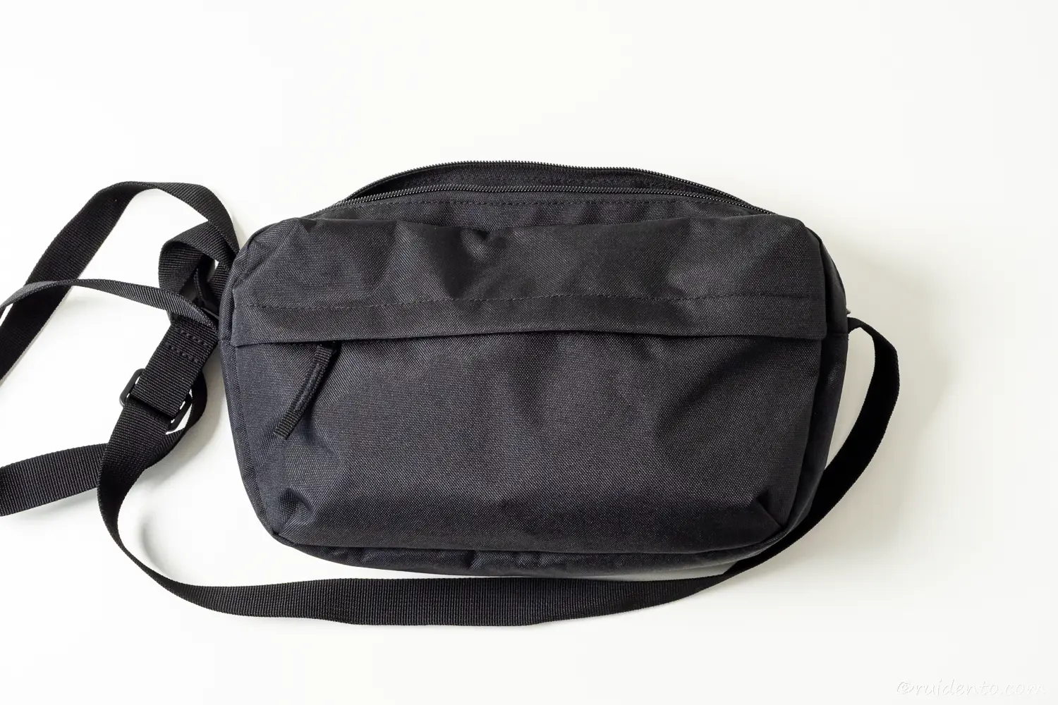 無印良品の撥水ショルダーバッグとは？