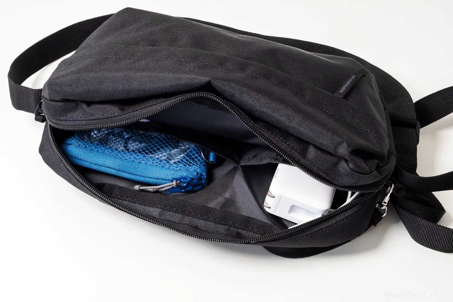 メインポケット内部のポケット