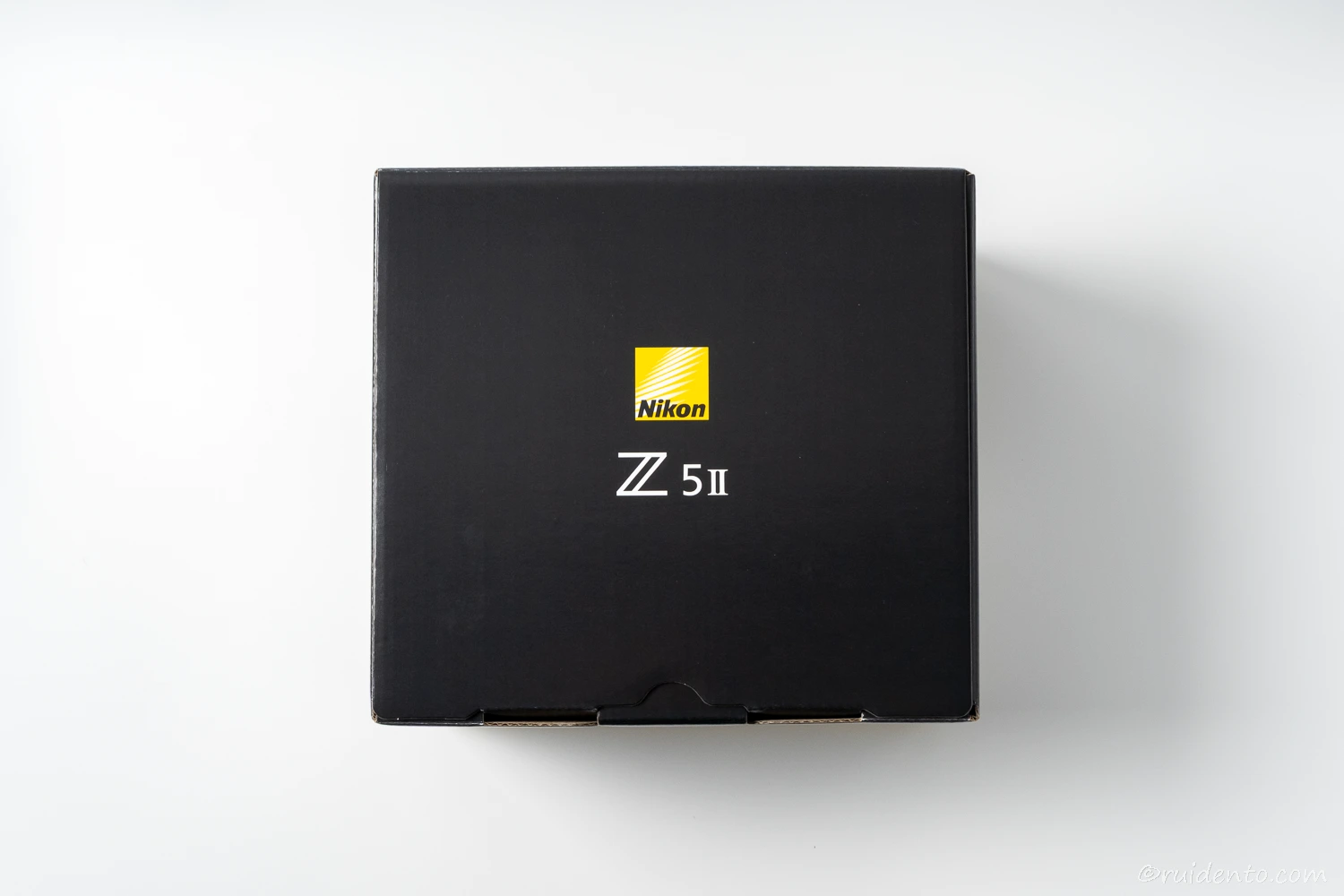 Nikon Z5IIの箱