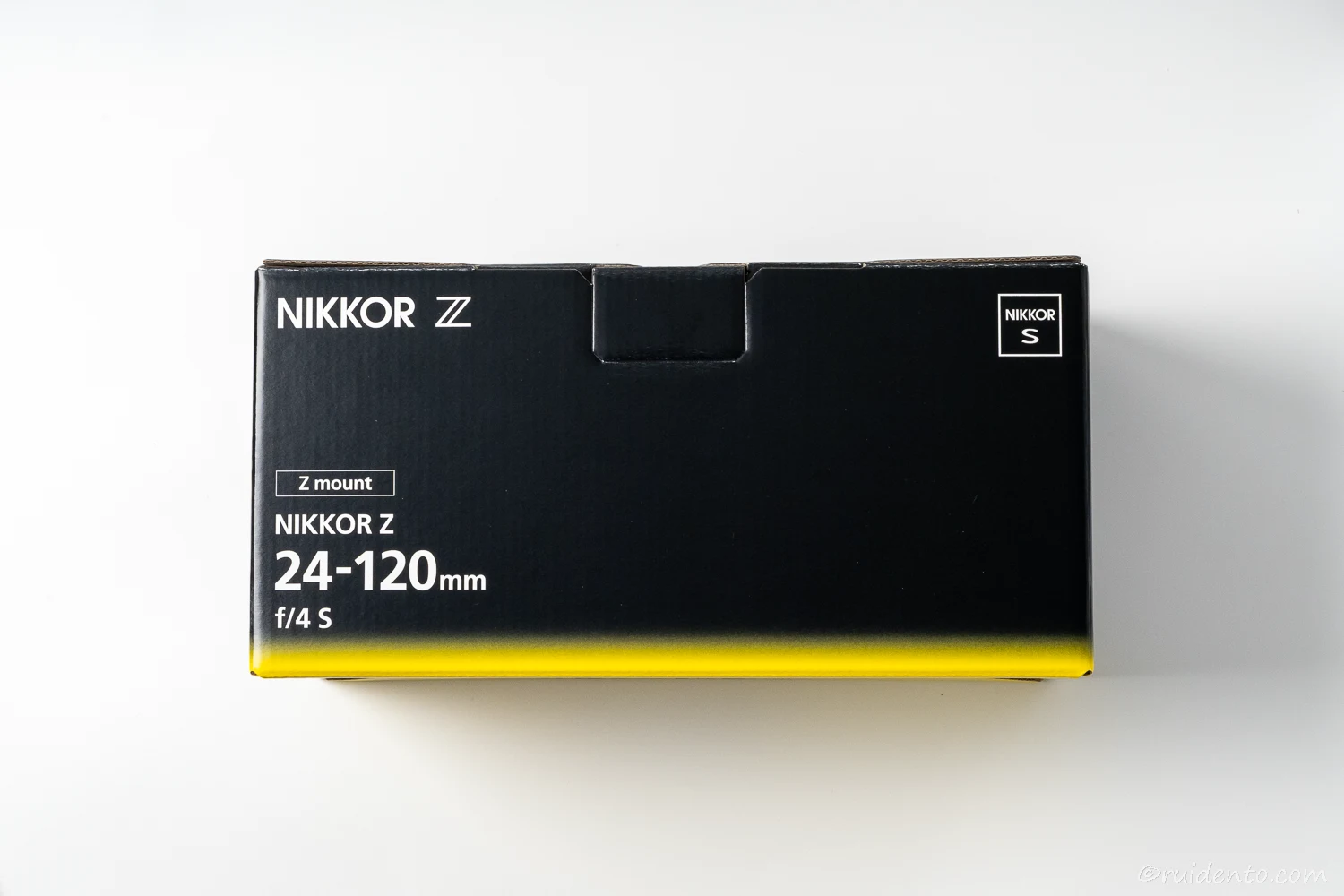 NIKKOR Z 24-120mm f/4 Sの箱