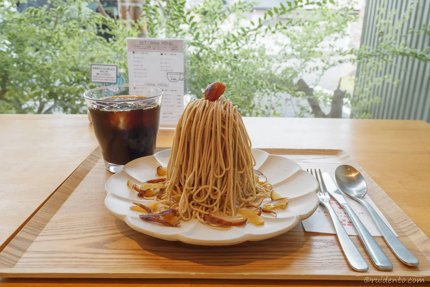 たこまん長屋門のしぼりたて生モンブランドリンクセット