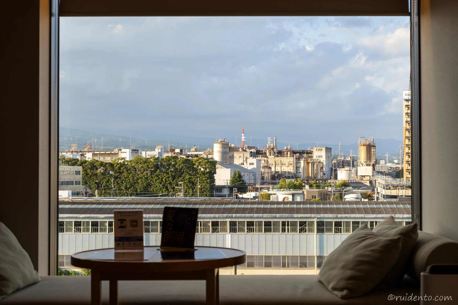 富士山が雲で隠れている