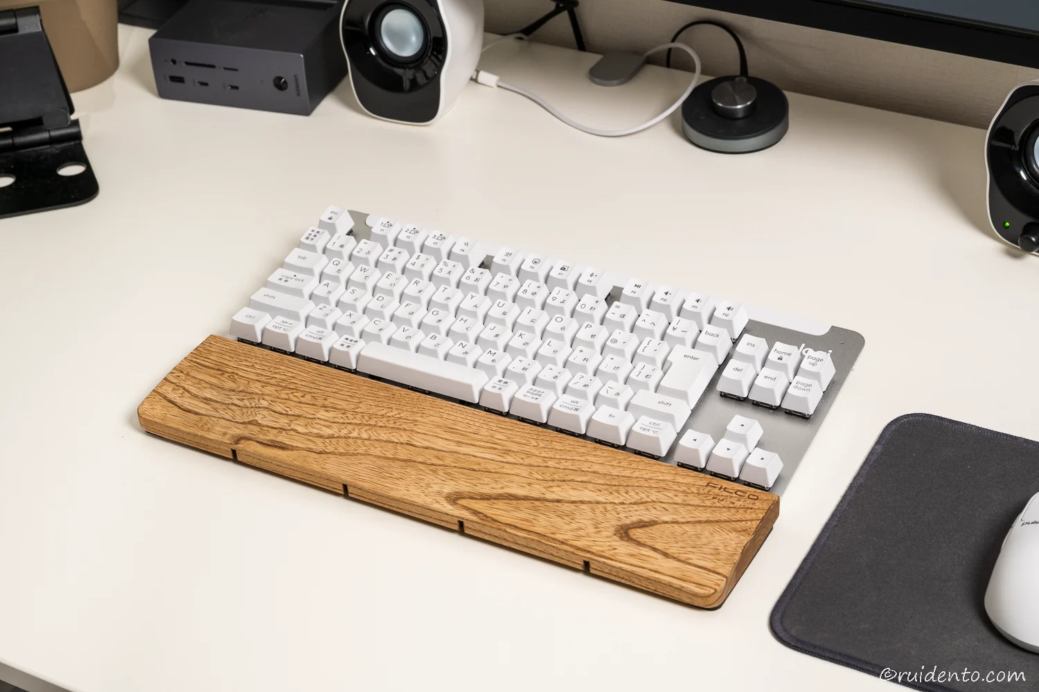 ロジクール K855とApple Magic Keyboard