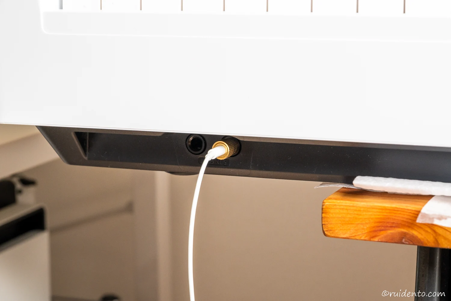 イヤホン・ヘッドフォン端子