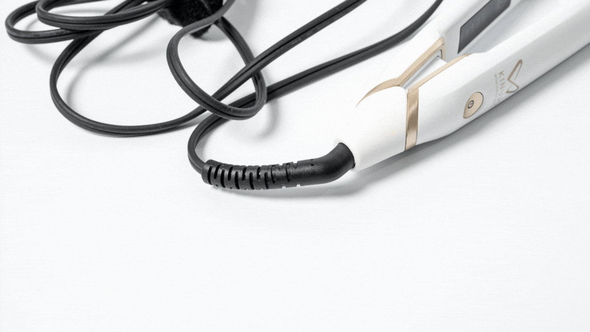 コードのコネクタ部分は360度回転式