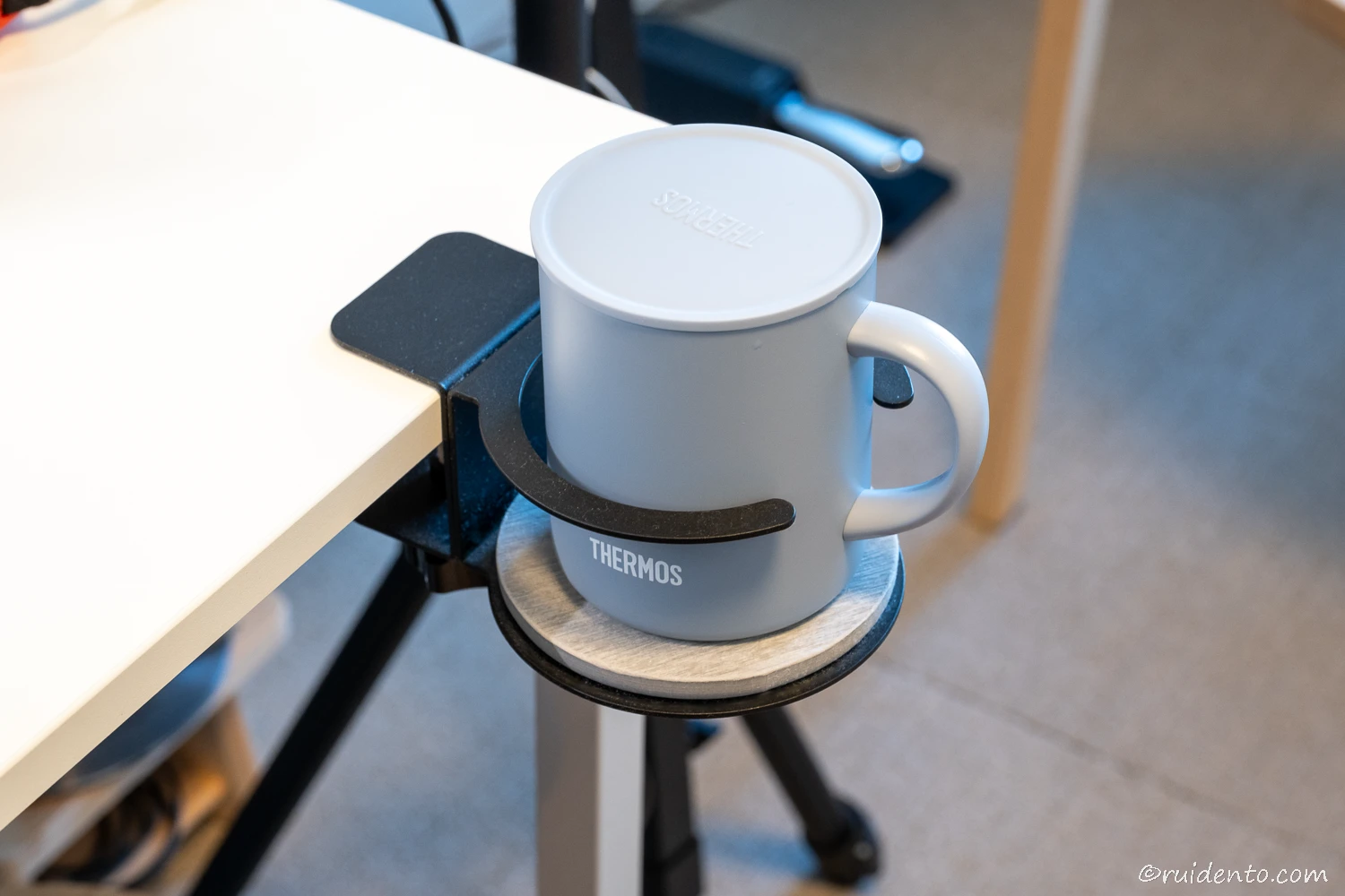 350mlサイズはドリンクホルダーに収まる