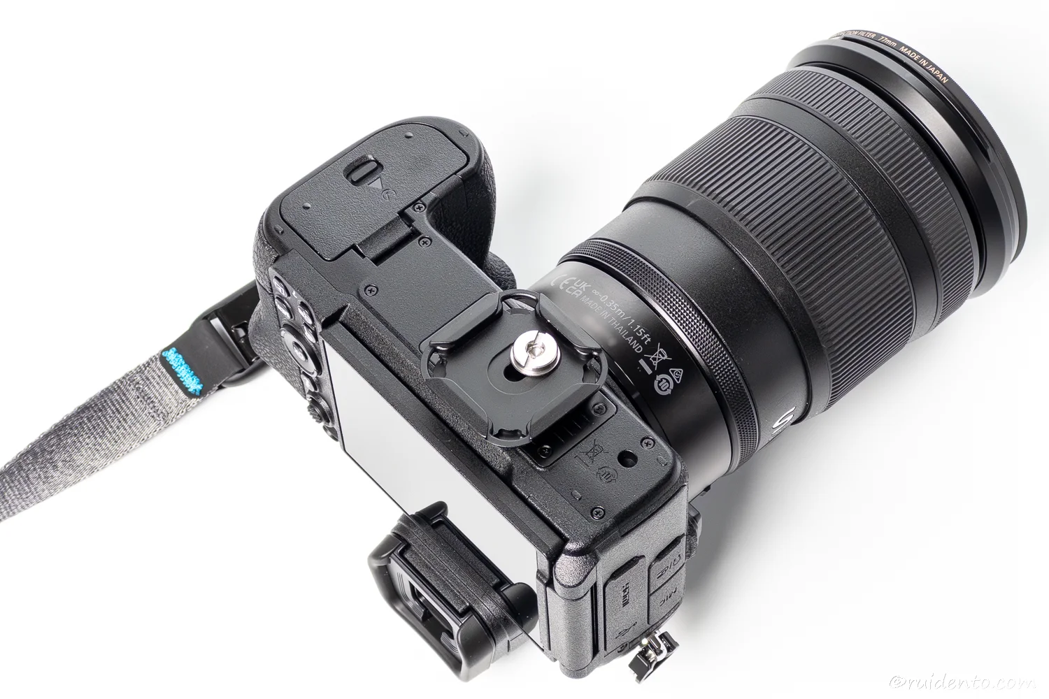 Z5IIにクイックリリースプレートを取り付け