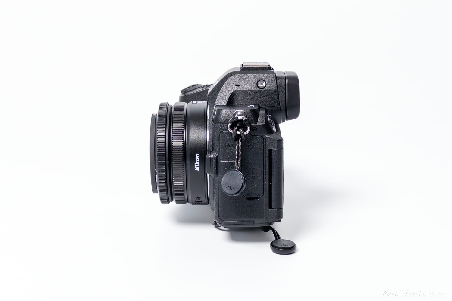 グリップより少しせり出す形