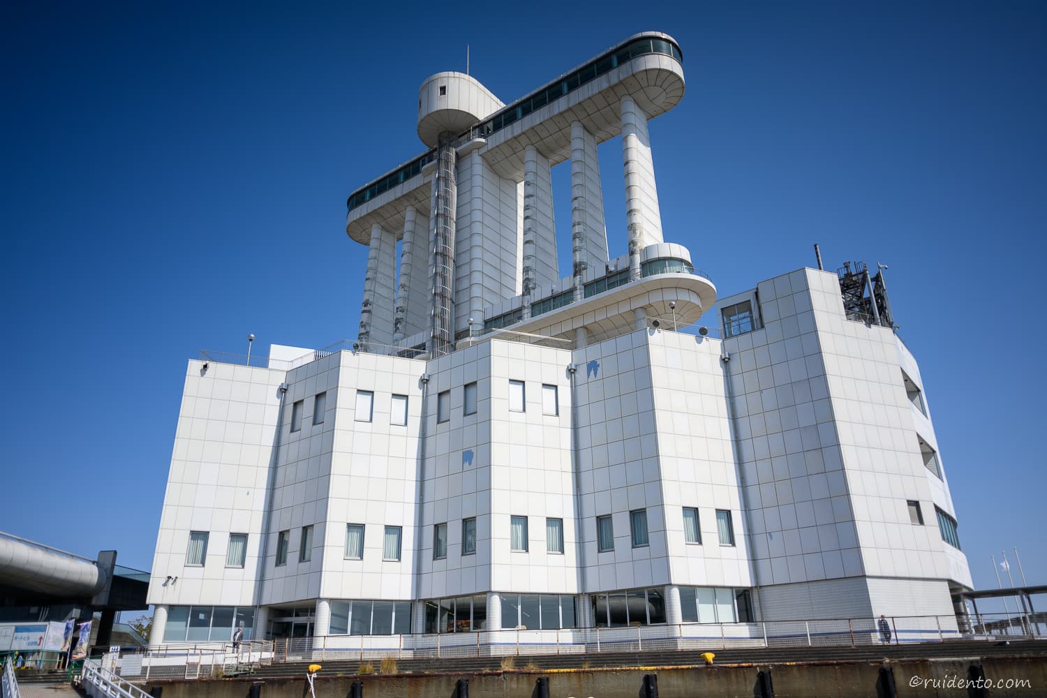 名古屋港ポートビル