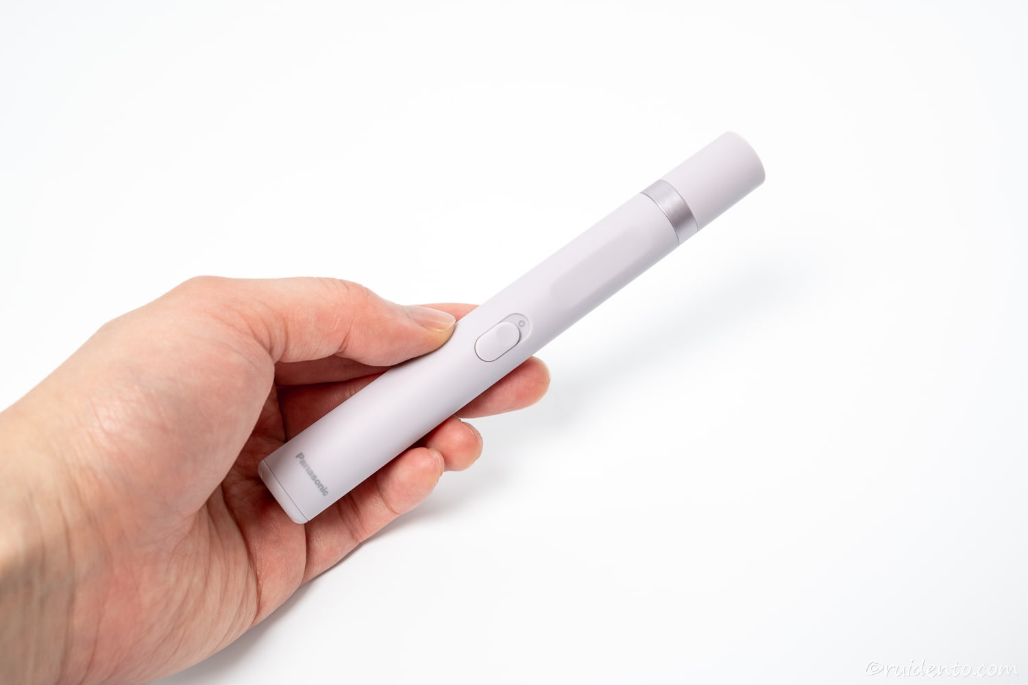 ペン型で持ちやすく携帯もしやすい