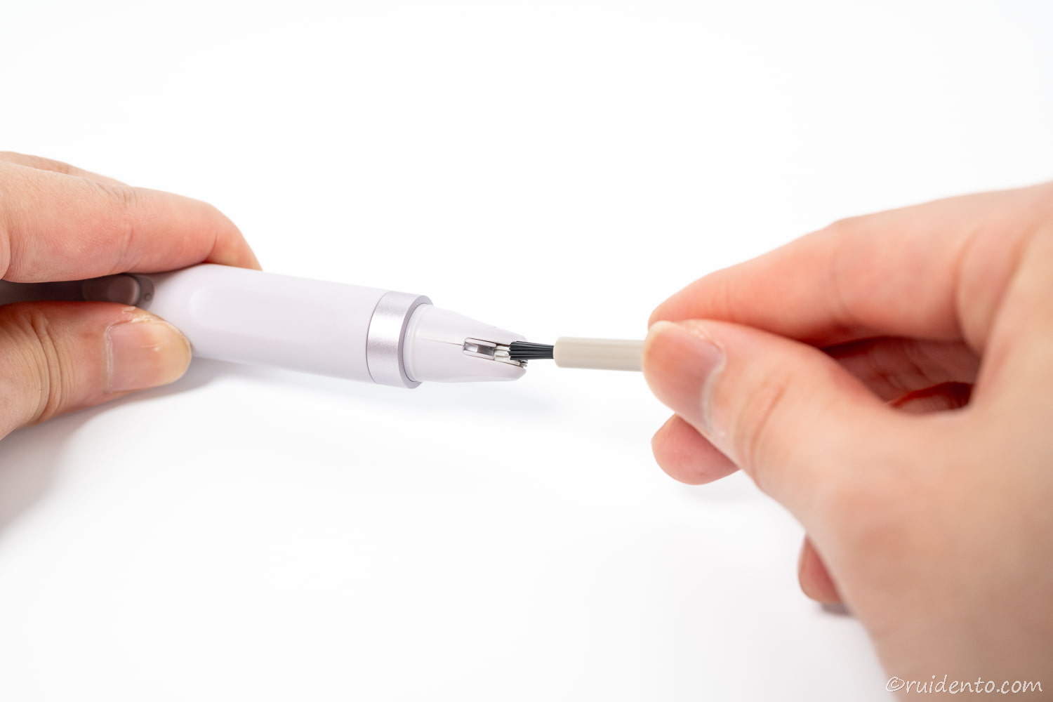 お手入れ簡単で抜いた眉毛も処理しやすくなった